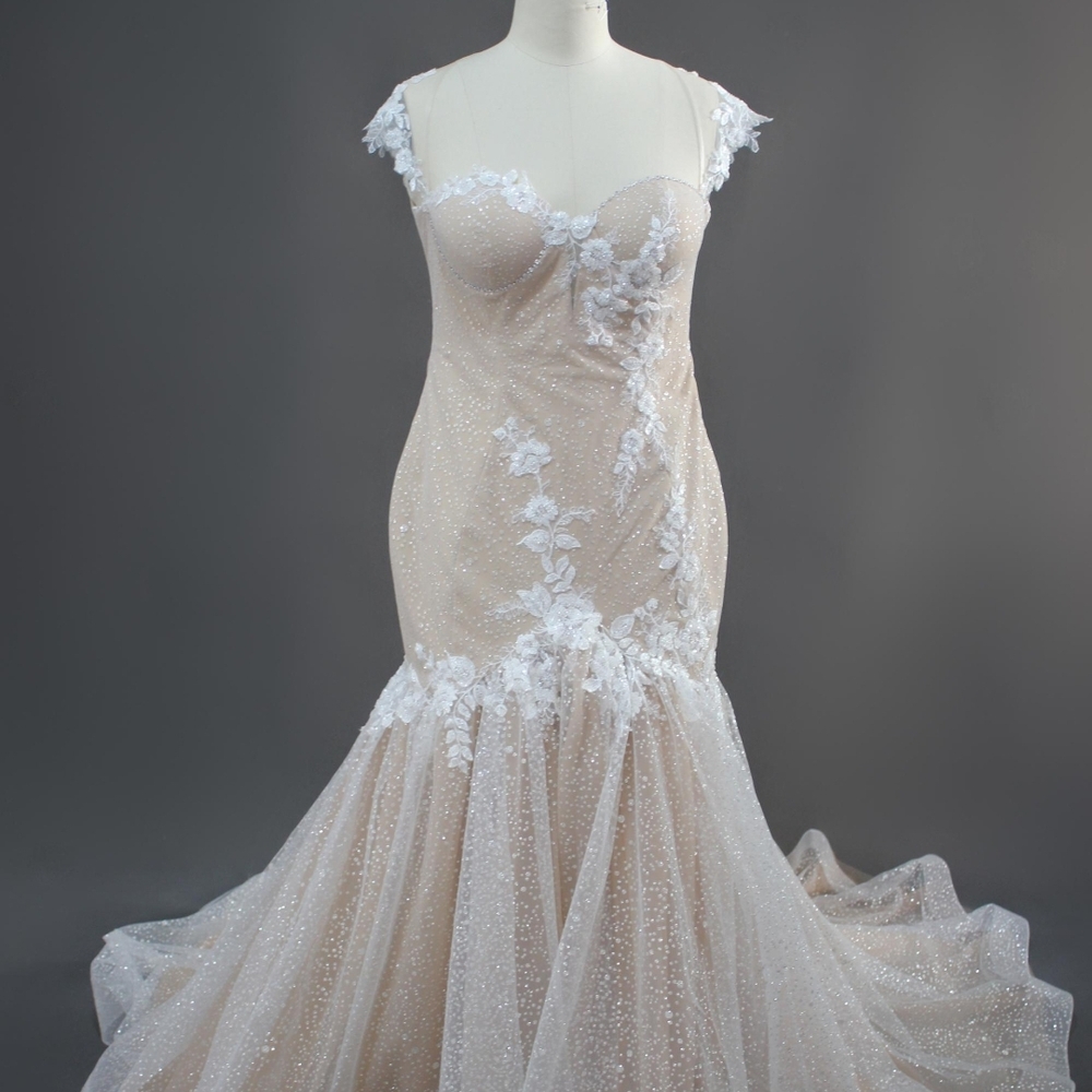 Elegant Cream Wedding Dress
